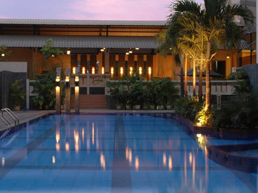 โรงแรมเอเซีย Surakarta  ภายนอก รูปภาพ